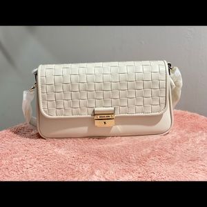 MICHAEL KORS Bradshaw Small Woven Leather Shoulder Bag